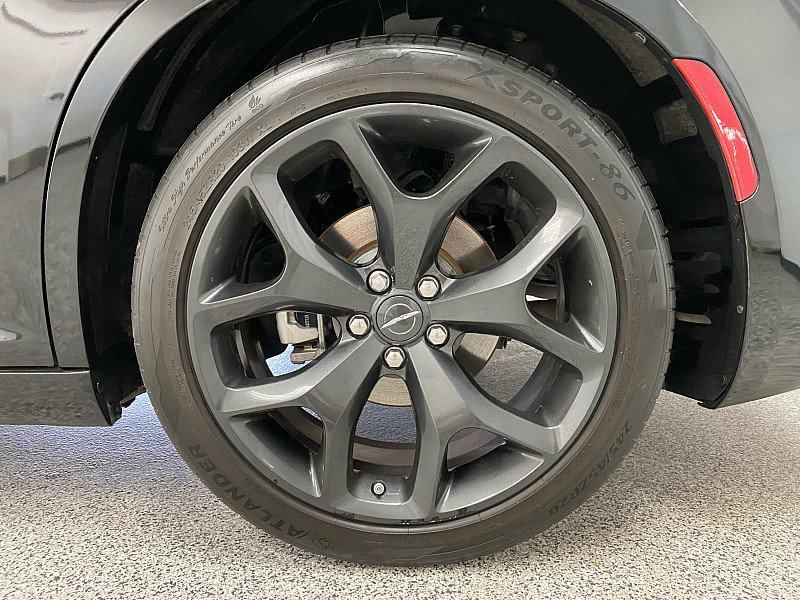 Used 2022 Chrysler 300 Touring w/ Sport Appearance Package image 24