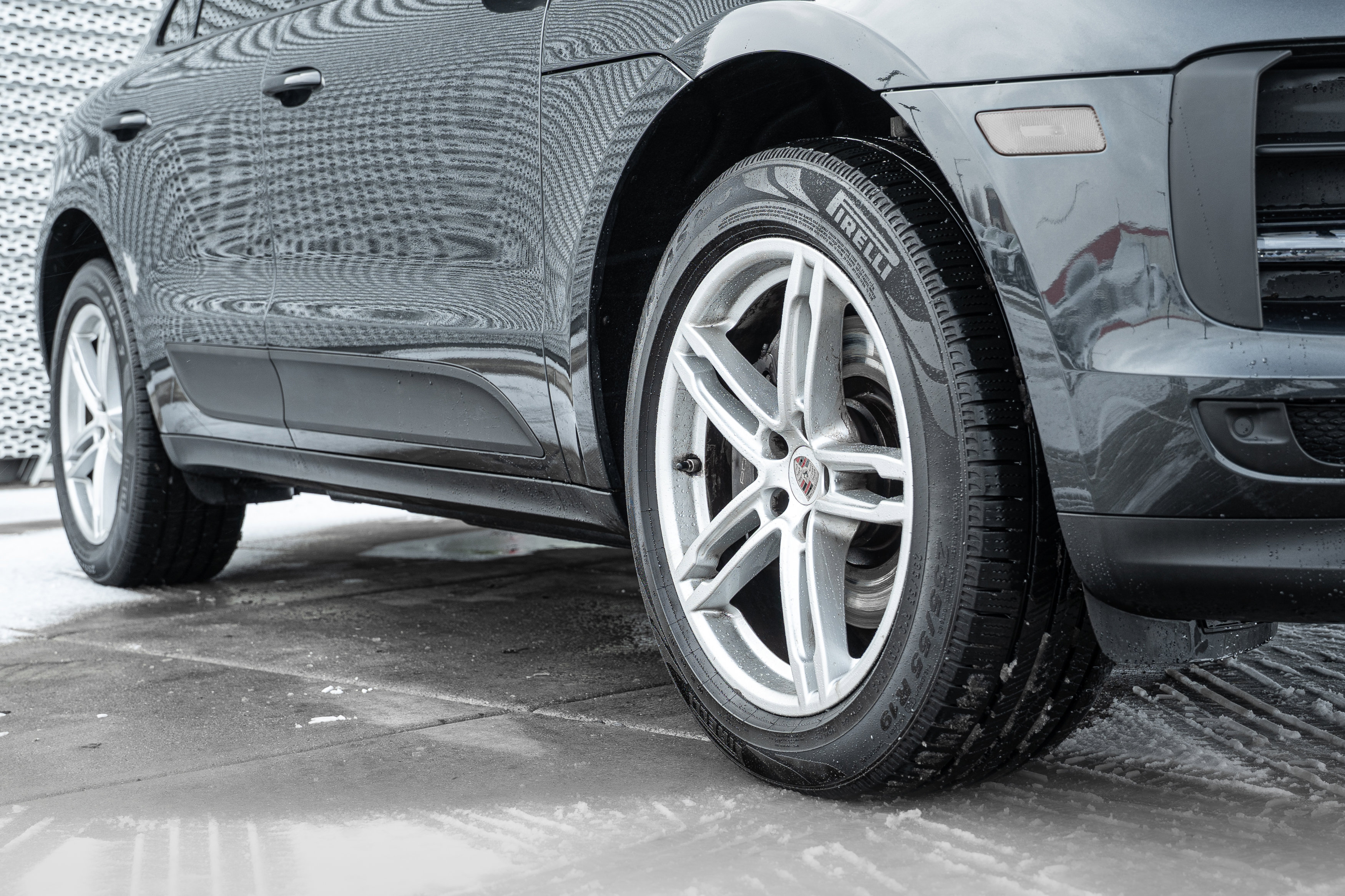 Used 2021 Porsche Macan image 32