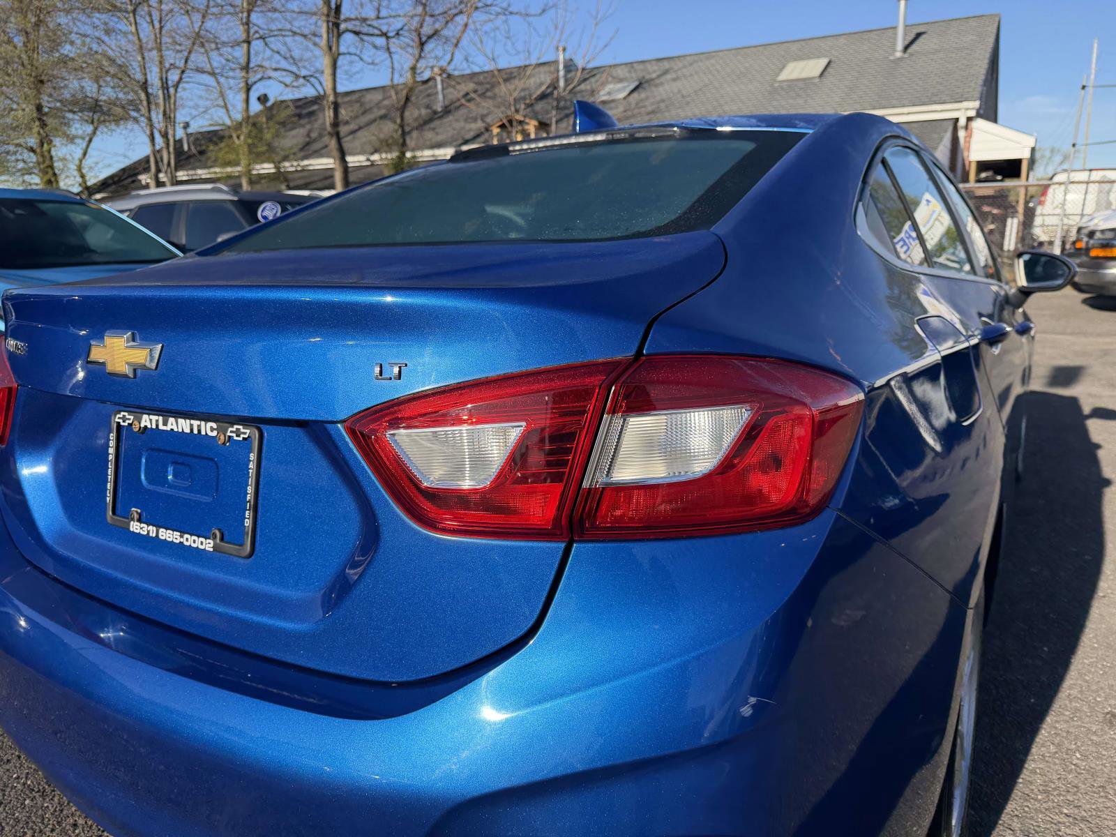 Used 2018 Chevrolet Cruze LT w/ Sun And Sound Package FWD image 9