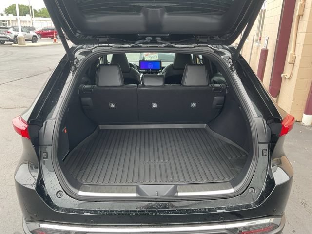 Used 2024 Toyota Venza Limited AWD/4WD image 21