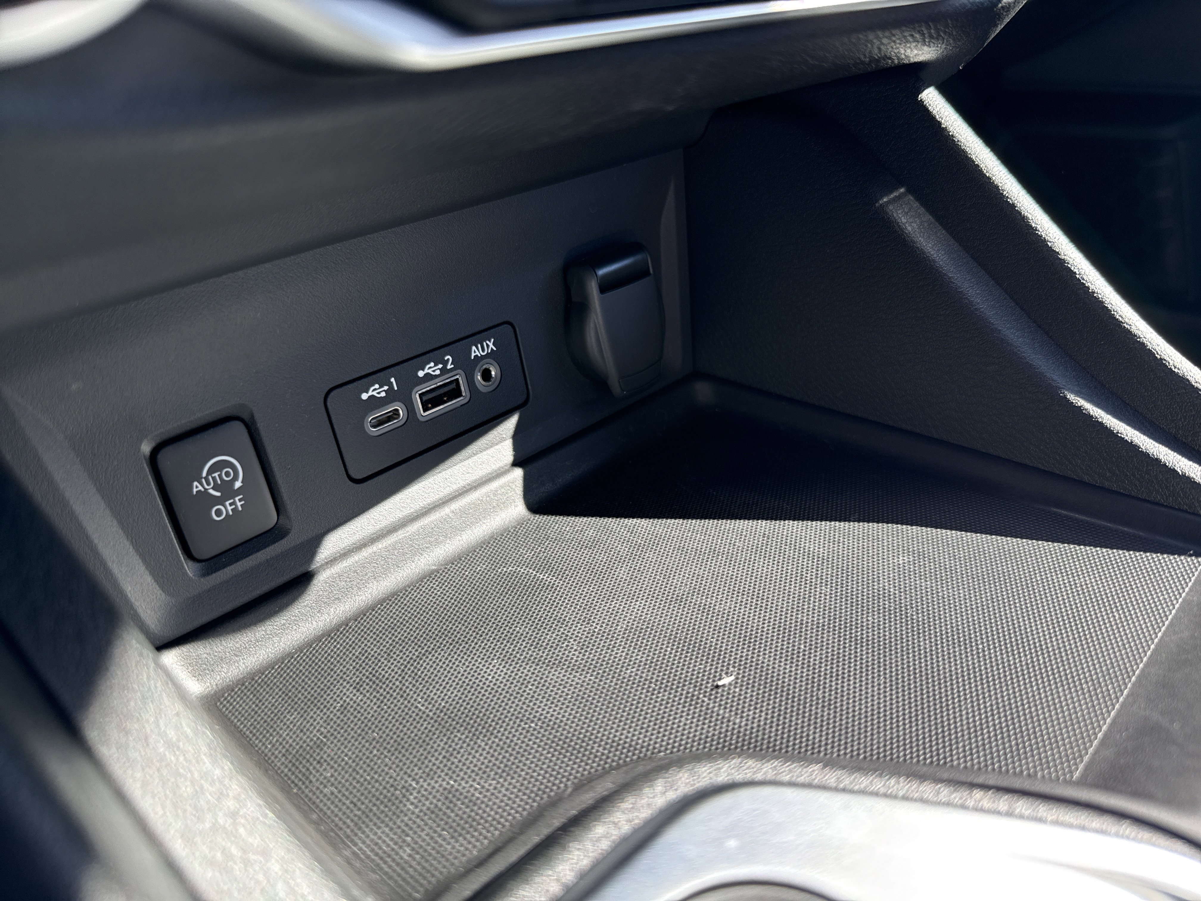 Used 2025 Nissan Sentra SR image 30