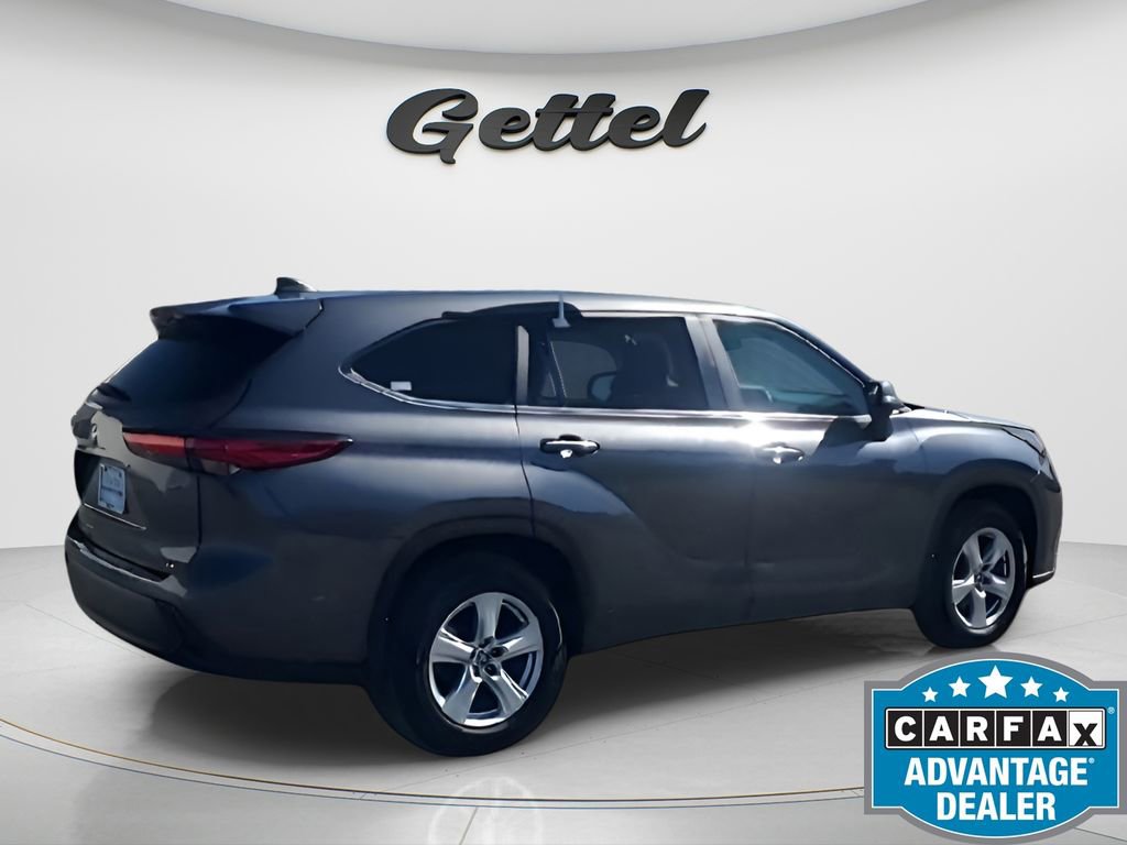 Used 2023 Toyota Highlander LE image 11