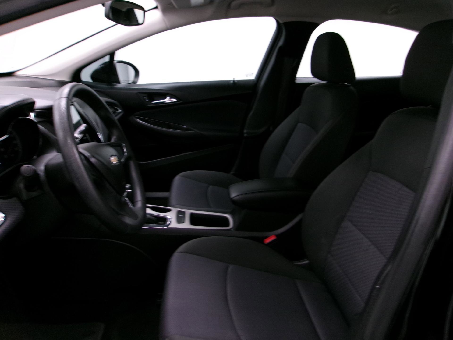 Used 2018 Chevrolet Cruze LS image 7