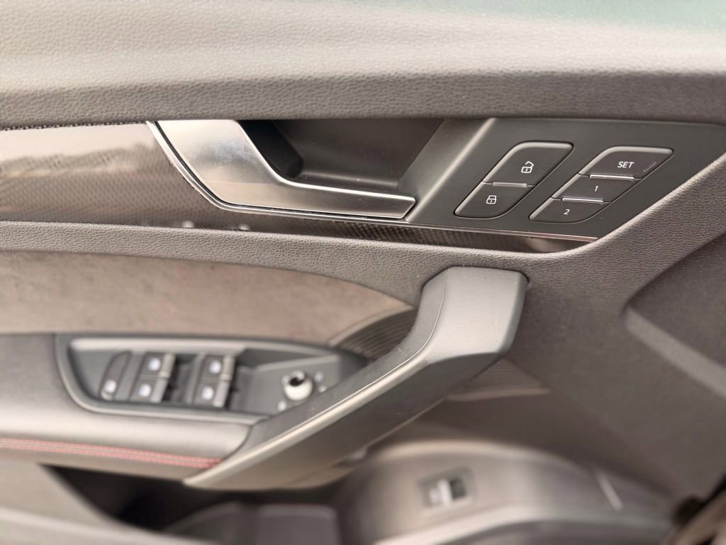 Used 2018 Audi SQ5 Prestige w/ Prestige Package image 21