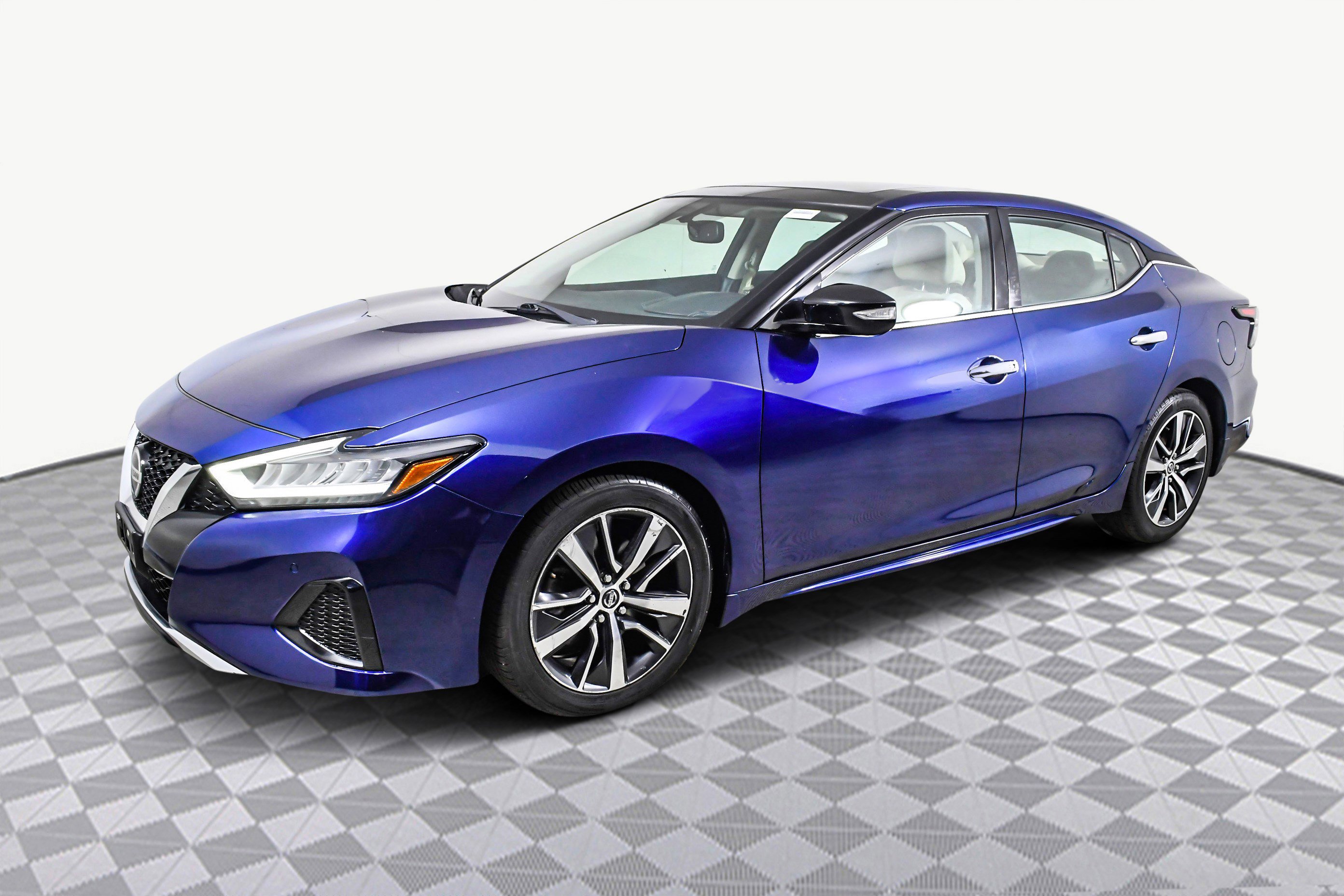 Used 2019 Nissan Maxima 3.5 SL w/ Floor Mat Group image 4