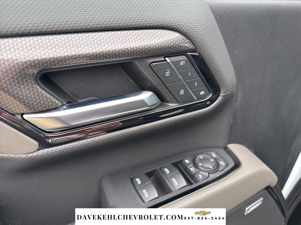 Used 2024 Chevrolet Silverado 2500 ZR2 w/ Technology Package image 9