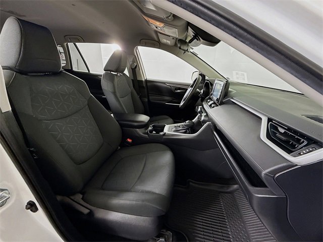 Used 2020 Toyota RAV4 XLE w/ Carpet Mat Package image 24