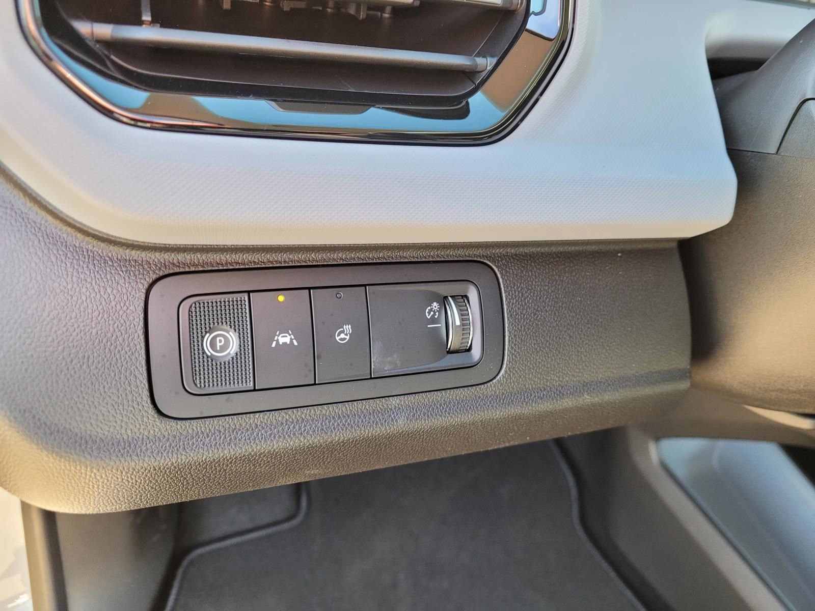 New 2027 Chevrolet Bolt LT w/ Comfort Package image 15