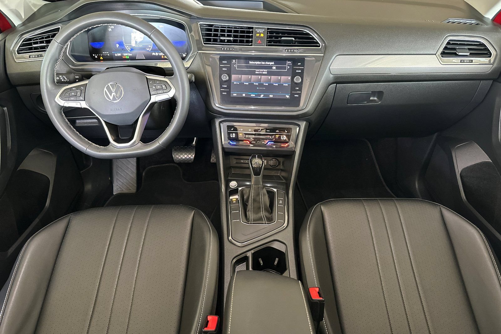Used 2023 Volkswagen Tiguan SE FWD image 13