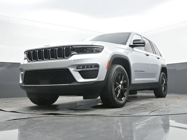 Used 2022 Jeep Grand Cherokee Limited image 54