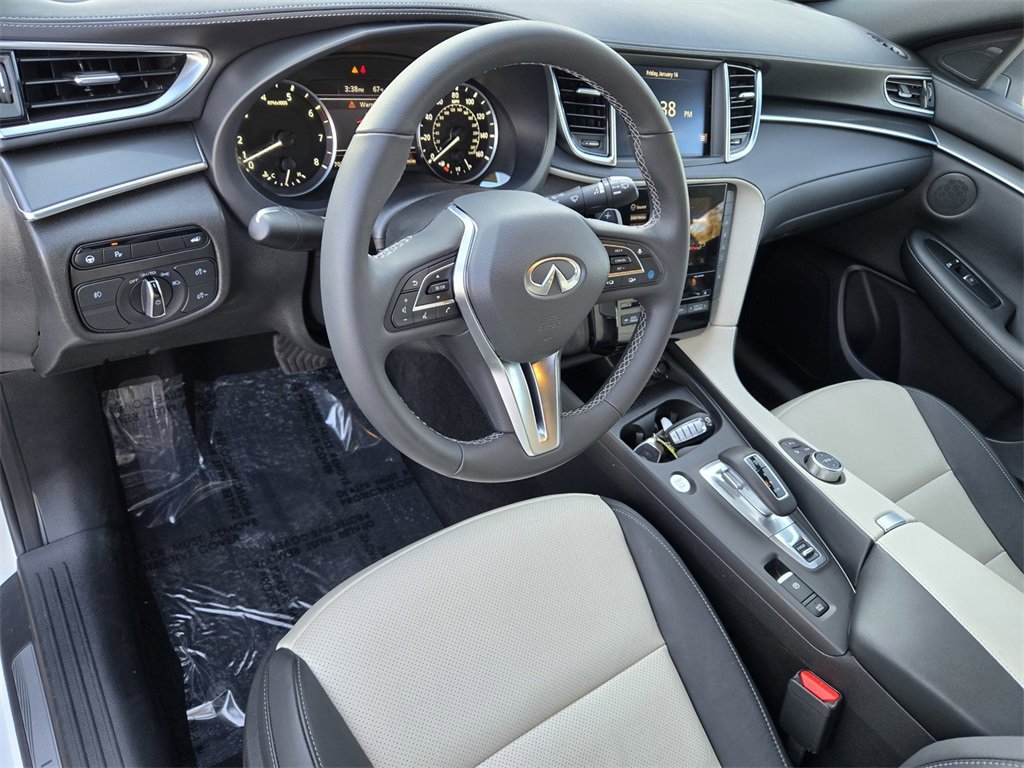 Certified 2025 INFINITI QX55 Luxe w/ Cargo Package image 13