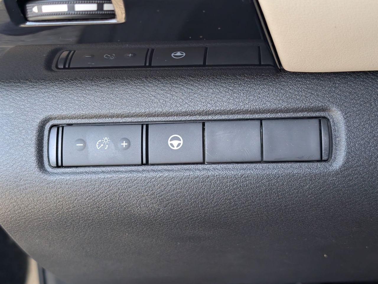 Used 2023 Nissan Pathfinder SV FWD image 23