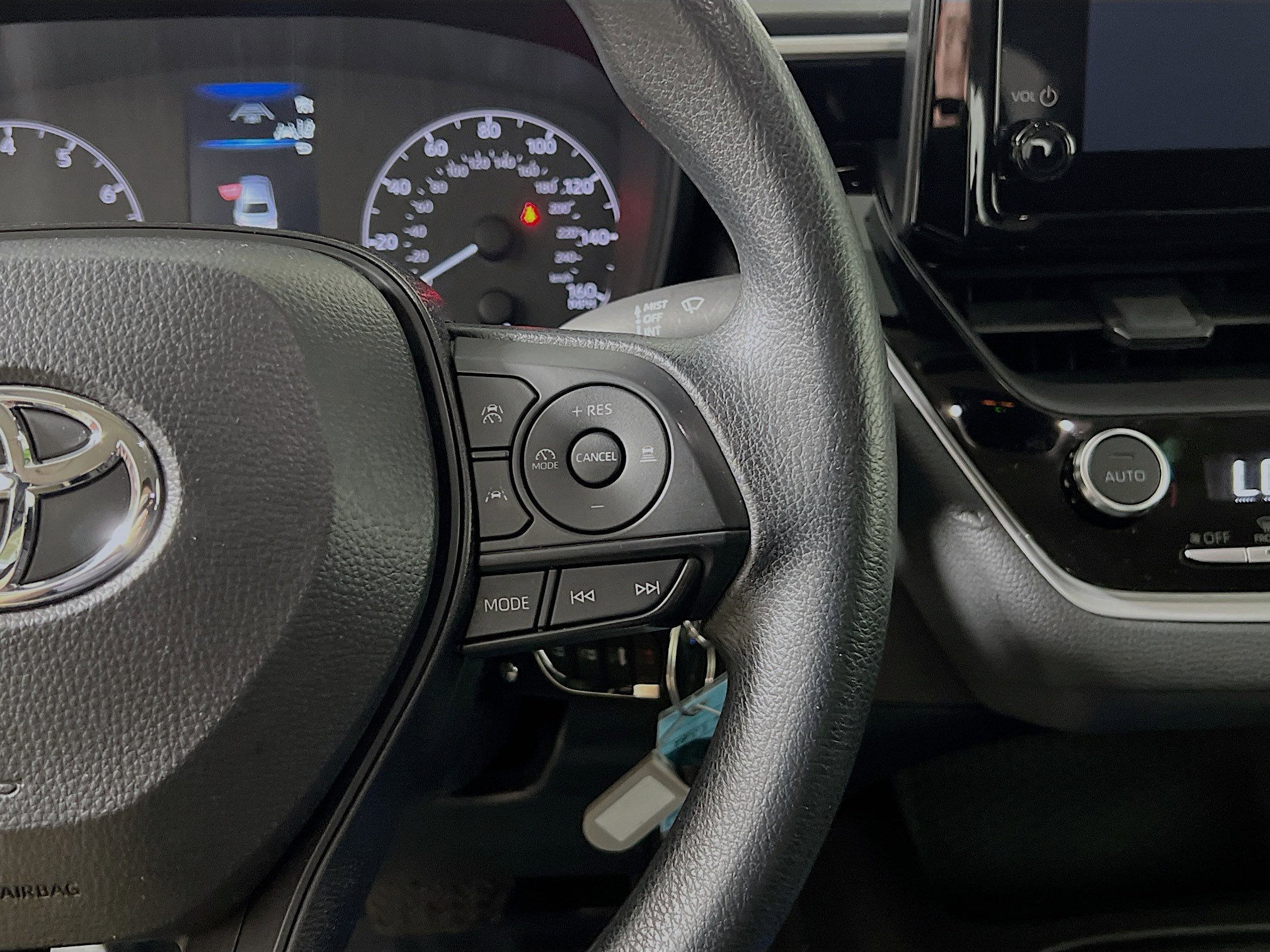 Used 2025 Toyota Corolla LE FWD image 20