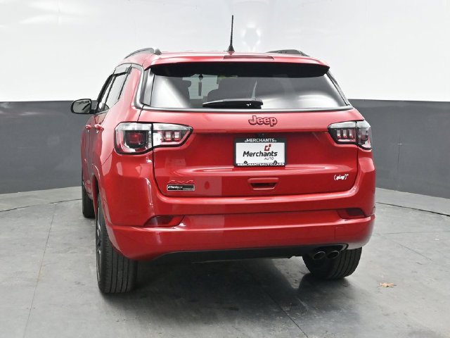 Used 2022 Jeep Compass Limited AWD/4WD image 5