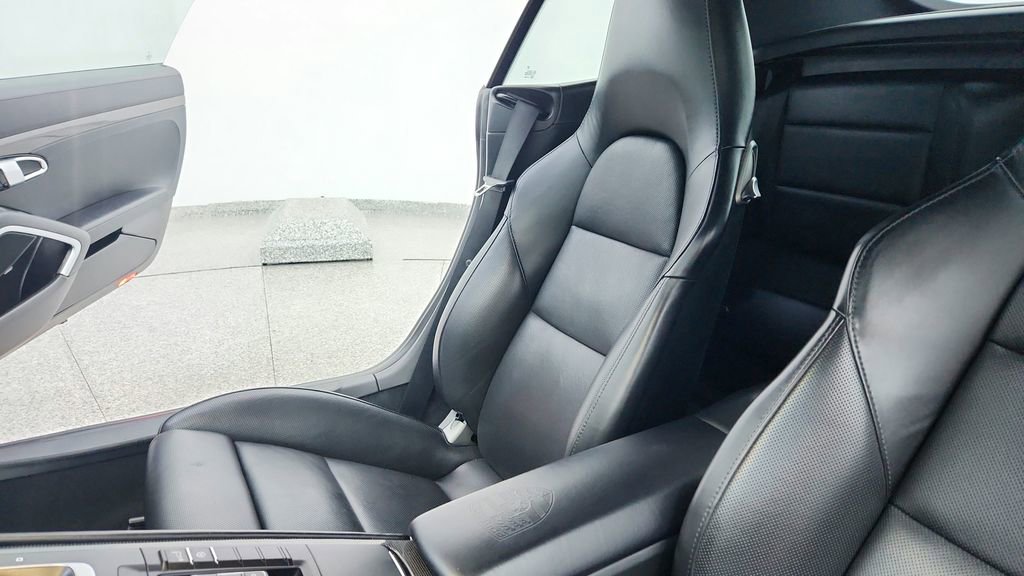 Used 2015 Porsche 911 Turbo S image 17
