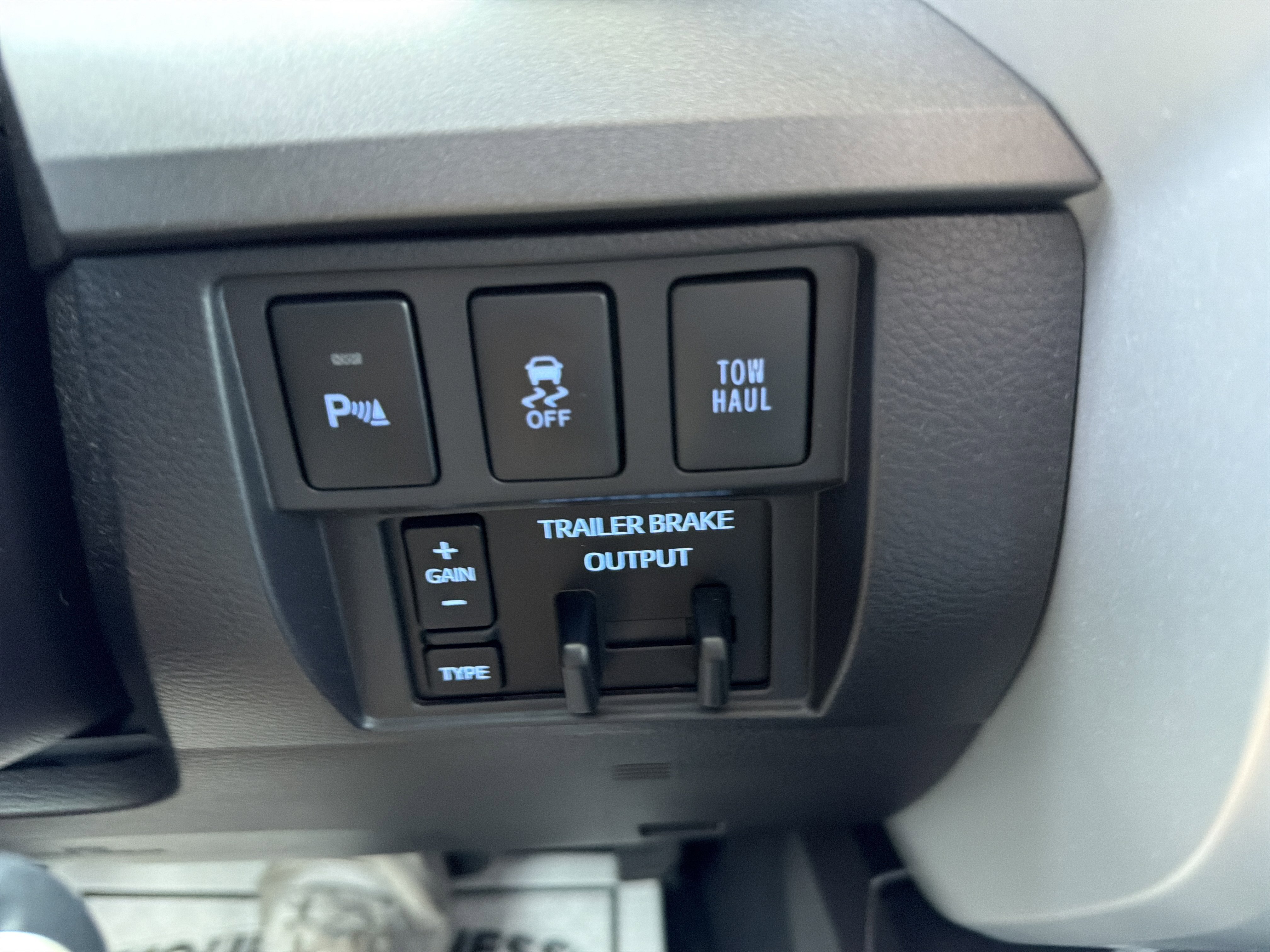 Used 2016 Toyota Tundra SR5 w/ TRD Off Road Package AWD/4WD image 32