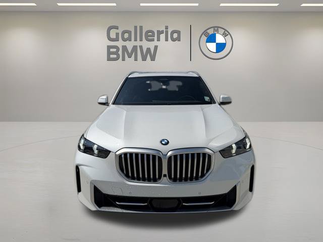 Certified 2024 BMW X5 xDrive40i w/ Parking Assistance Package AWD/4WD image 3