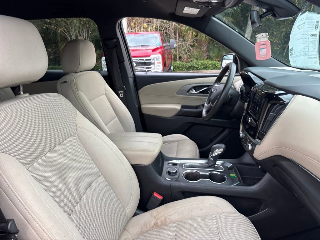 Used 2022 Chevrolet Traverse LS w/ Midnight/Sport Edition image 27