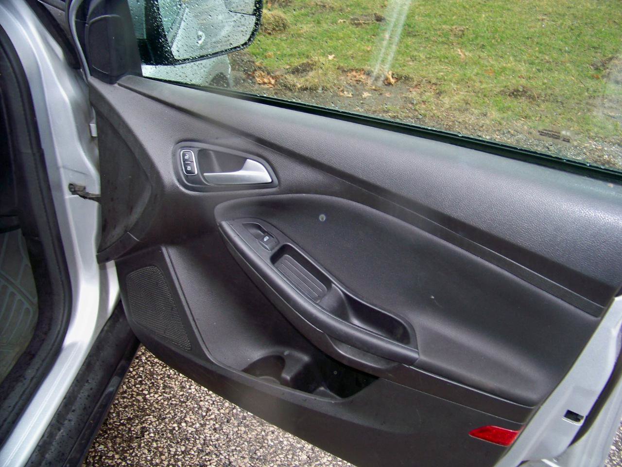 Used 2016 Ford Focus SE FWD image 24