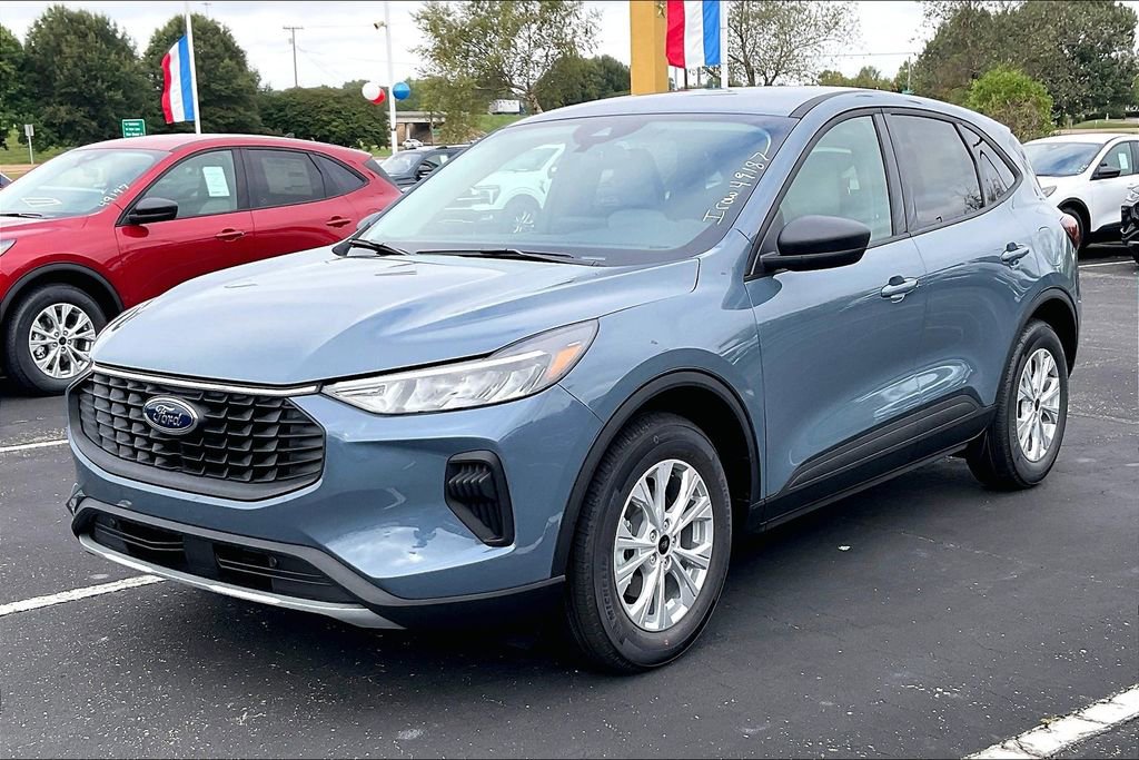 New 2026 Ford Escape Active image 2