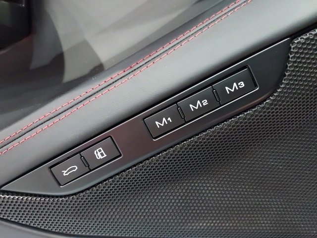 Used 2021 Ferrari F8 Tributo image 19