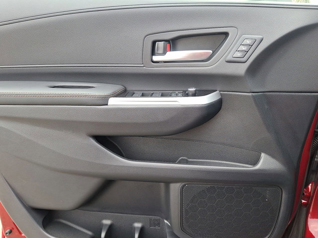 Used 2025 Toyota Sienna Platinum image 11