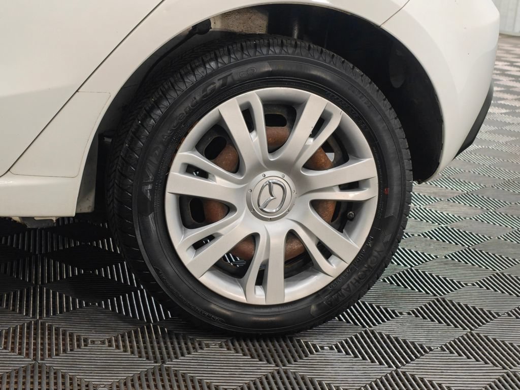 Used 2014 MAZDA MAZDA2 Sport FWD image 31