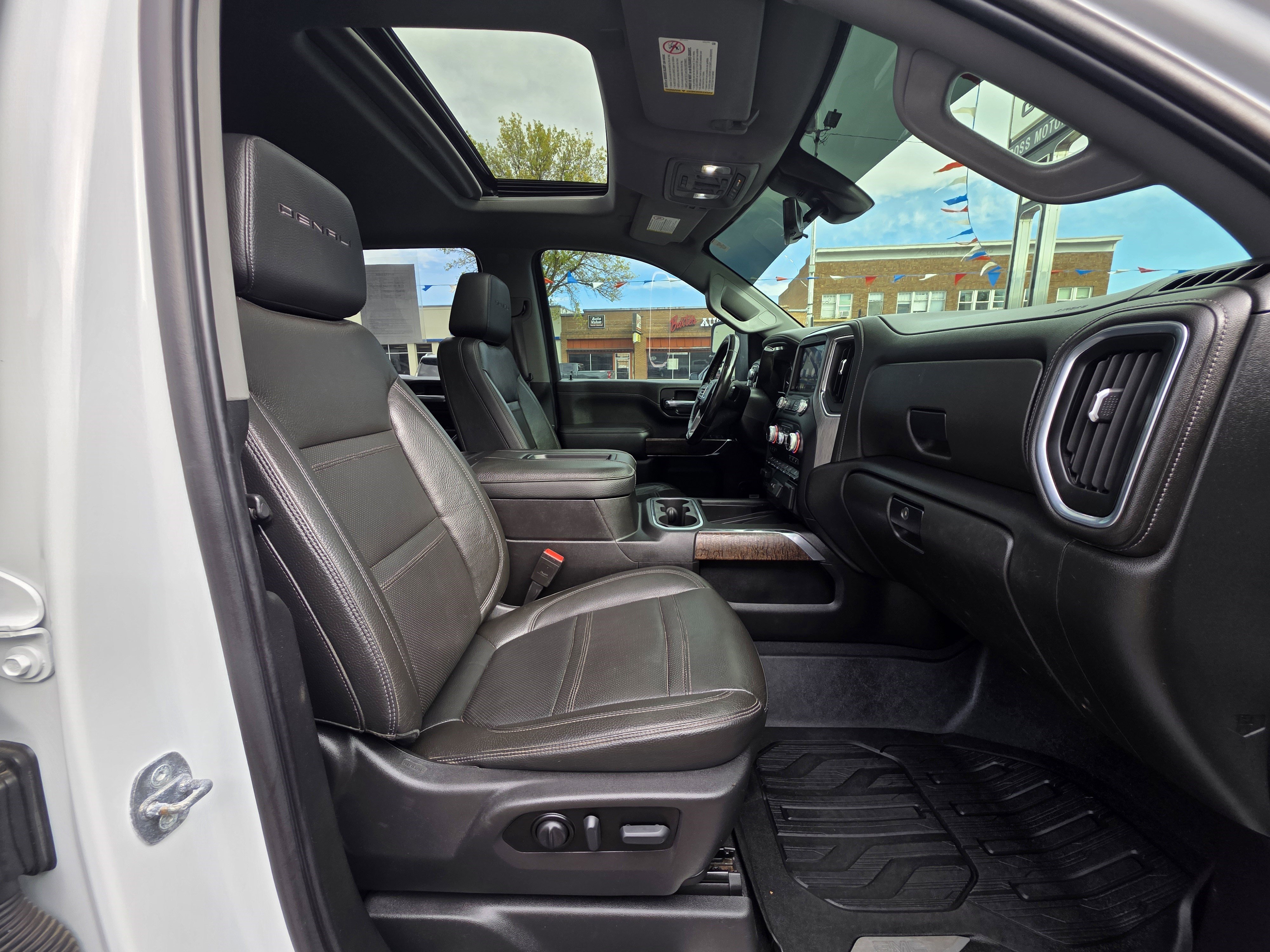 Used 2022 GMC Sierra 3500 Denali w/ Denali Ultimate Package image 25