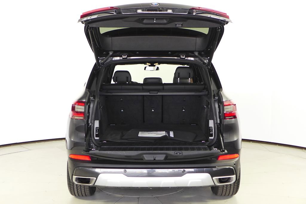 Used 2023 BMW X5 xDrive40i w/ Parking Assistance Package image 10