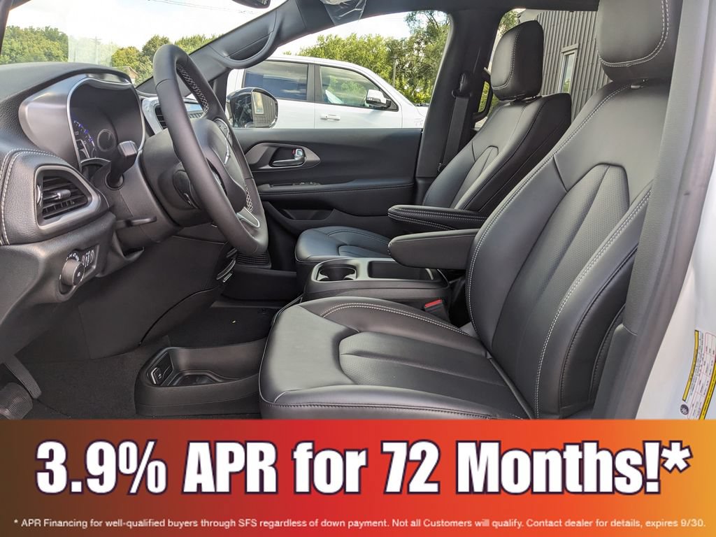 New 2026 Chrysler Pacifica Select FWD image 30
