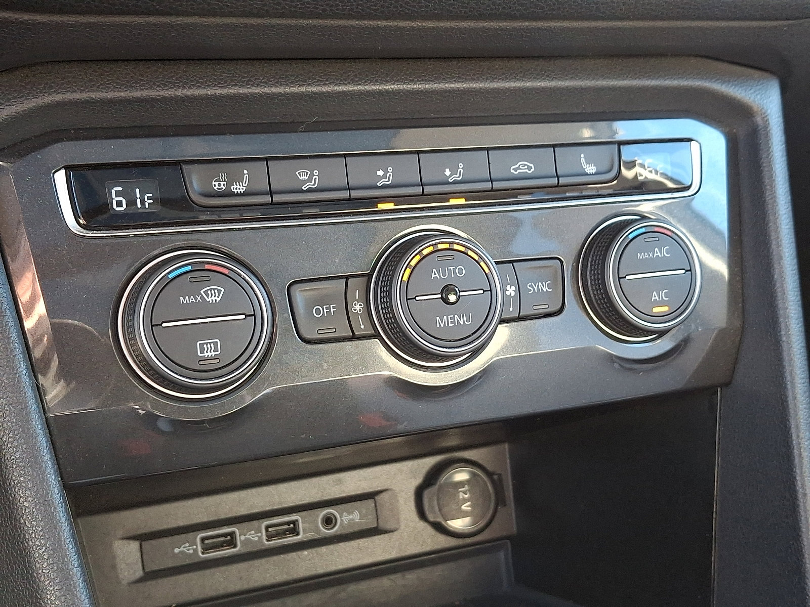 Used 2020 Volkswagen Tiguan SEL image 16