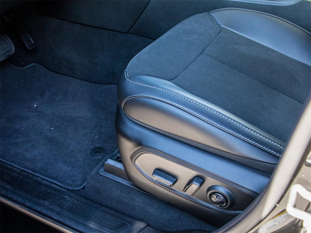 Used 2025 Jeep Grand Cherokee L Altitude image 25