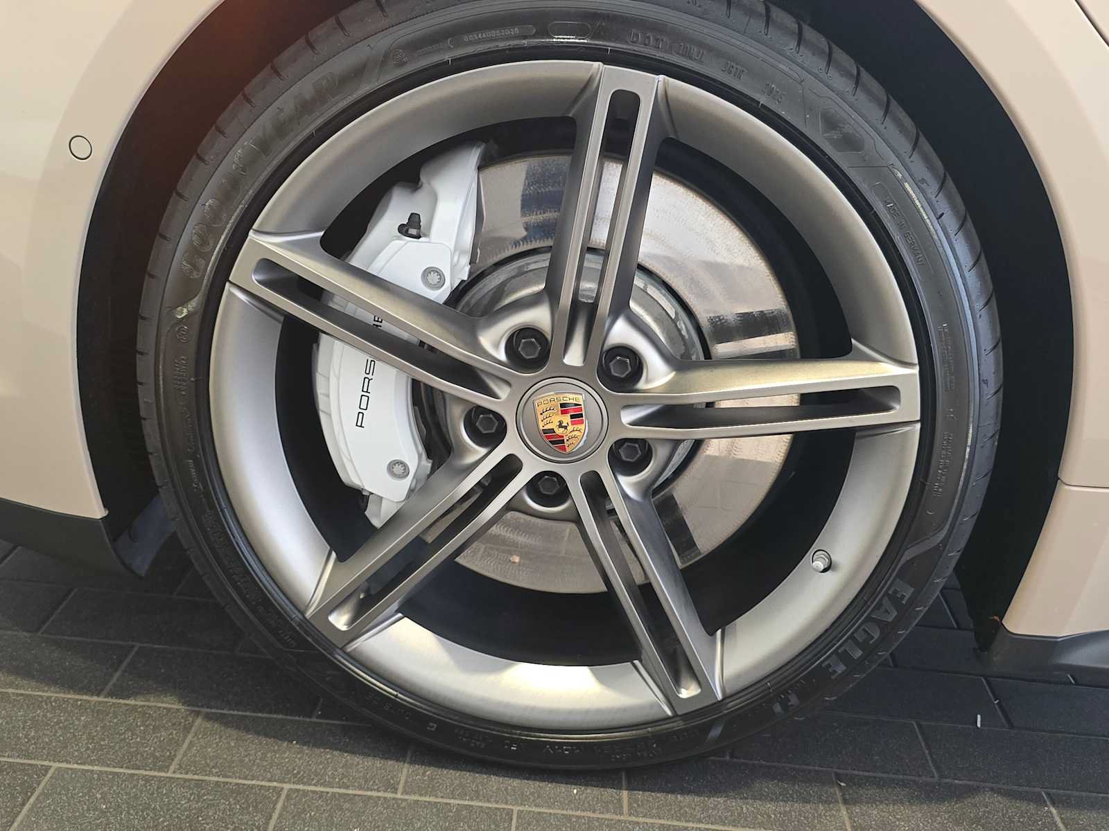 Used 2024 Porsche Taycan 4S AWD/4WD image 11