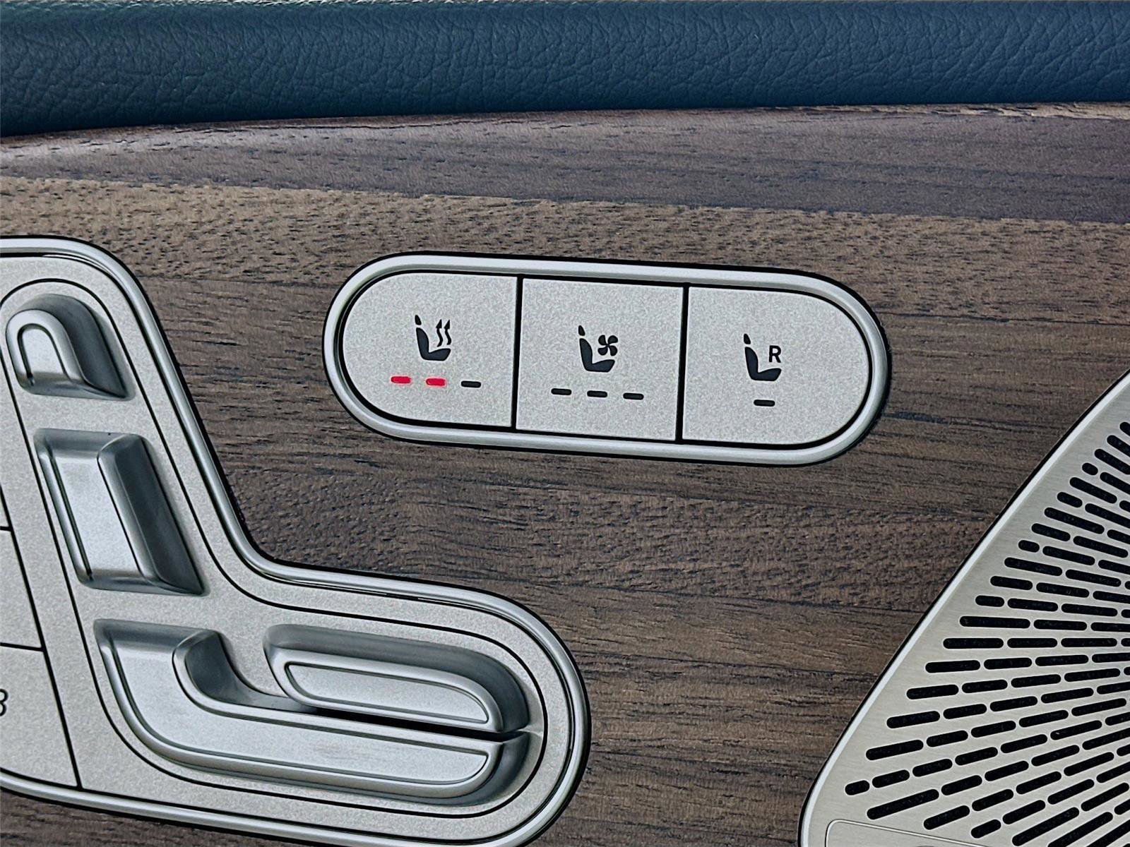 Certified 2026 Mercedes-Benz GLS 450 4MATIC image 26