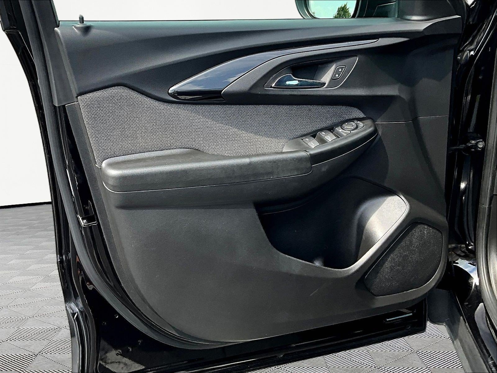 Used 2021 Chevrolet TrailBlazer LS FWD image 19