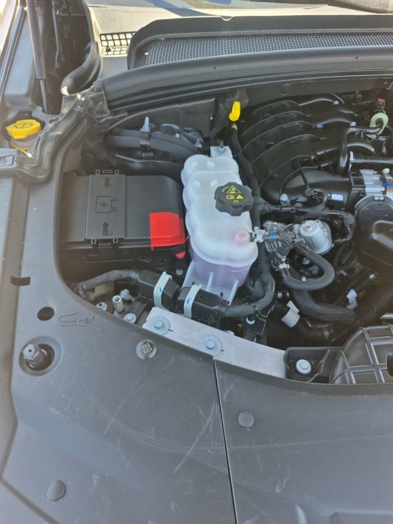 Used 2025 Jeep Grand Cherokee Altitude image 59