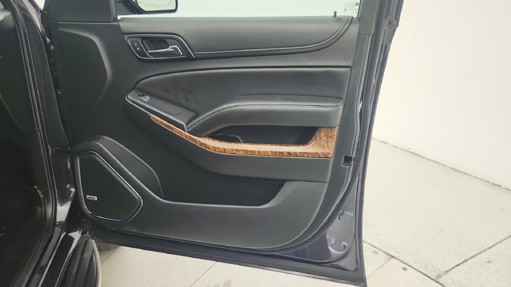 Used 2018 Chevrolet Suburban Premier RWD image 31