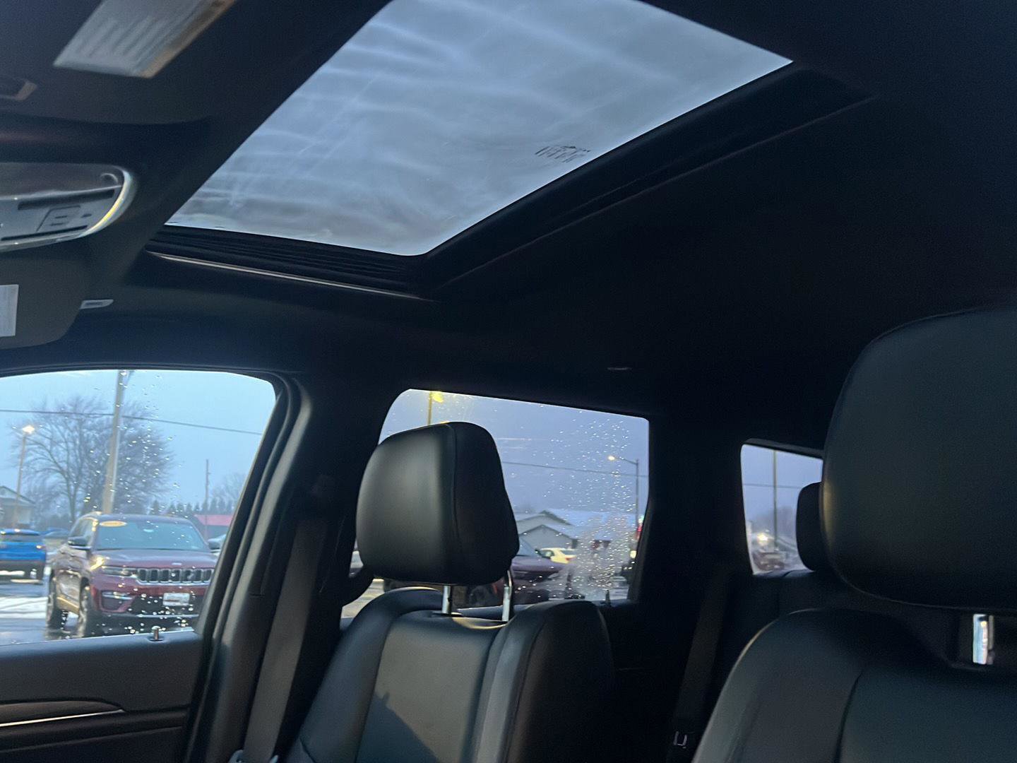 Used 2020 Jeep Grand Cherokee Limited w/ Trailer Tow Group IV image 14