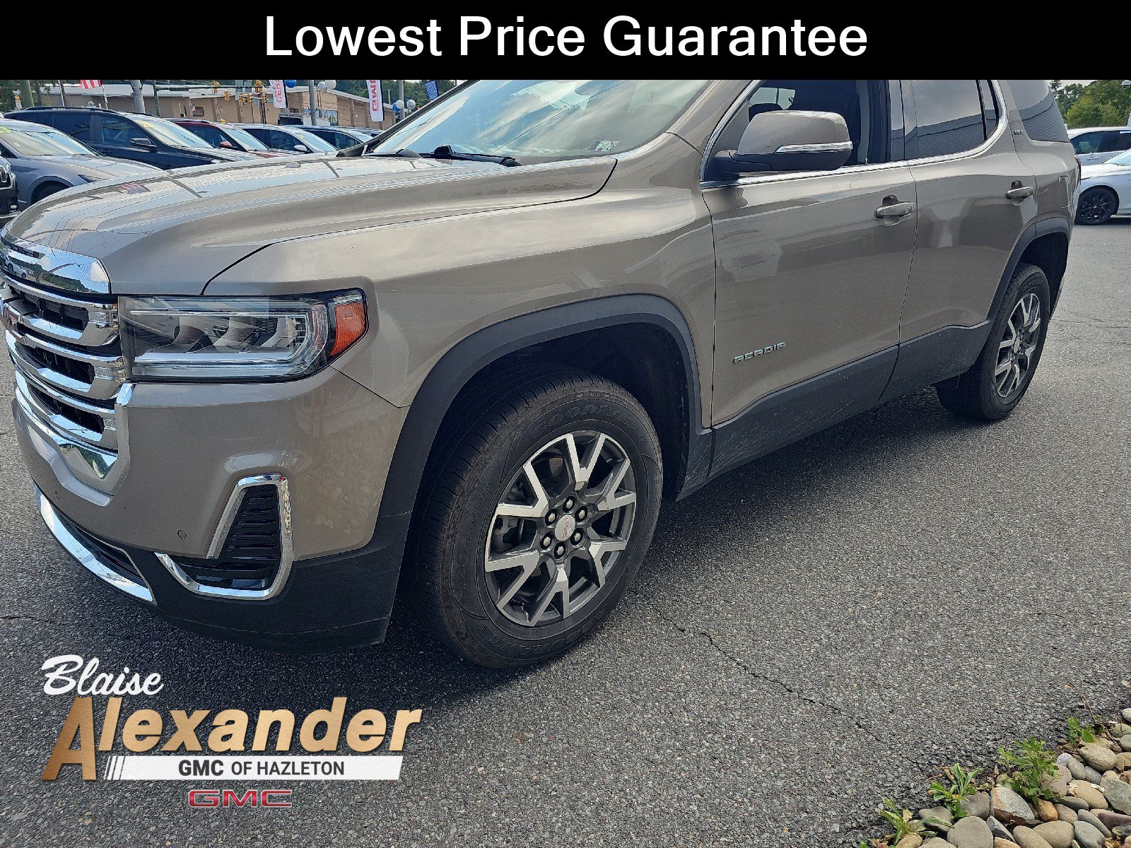 Used 2023 GMC Acadia SLE w/ Driver Convenience Package AWD/4WD image 1
