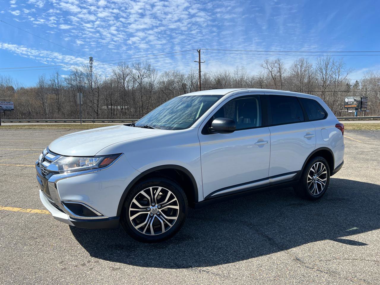 Used 2018 Mitsubishi Outlander ES image 3