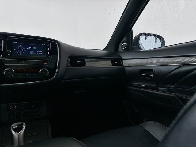 Used 2019 Mitsubishi Outlander 4WD Plug-In Hybrid image 23