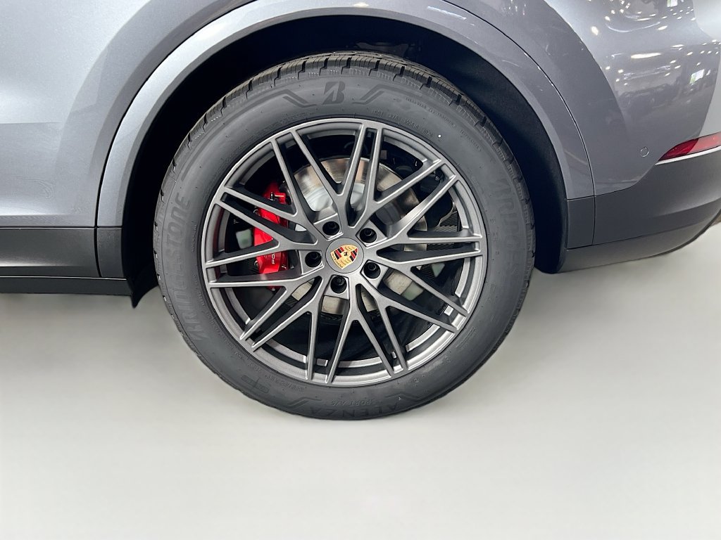 New 2026 Porsche Cayenne S AWD/4WD image 33