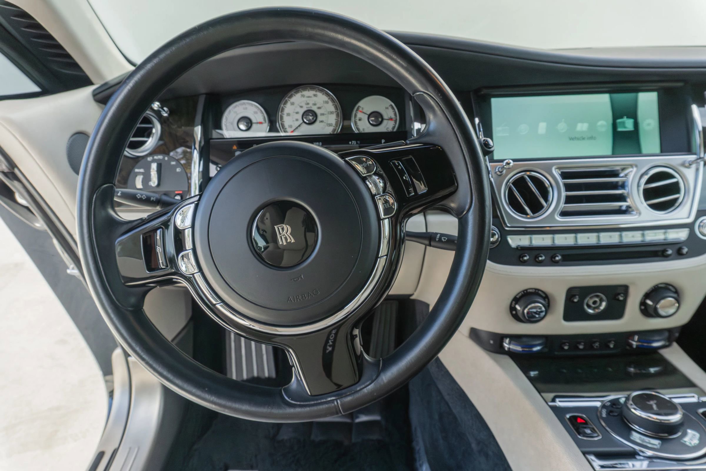 Used 2016 Rolls-Royce Wraith RWD image 71