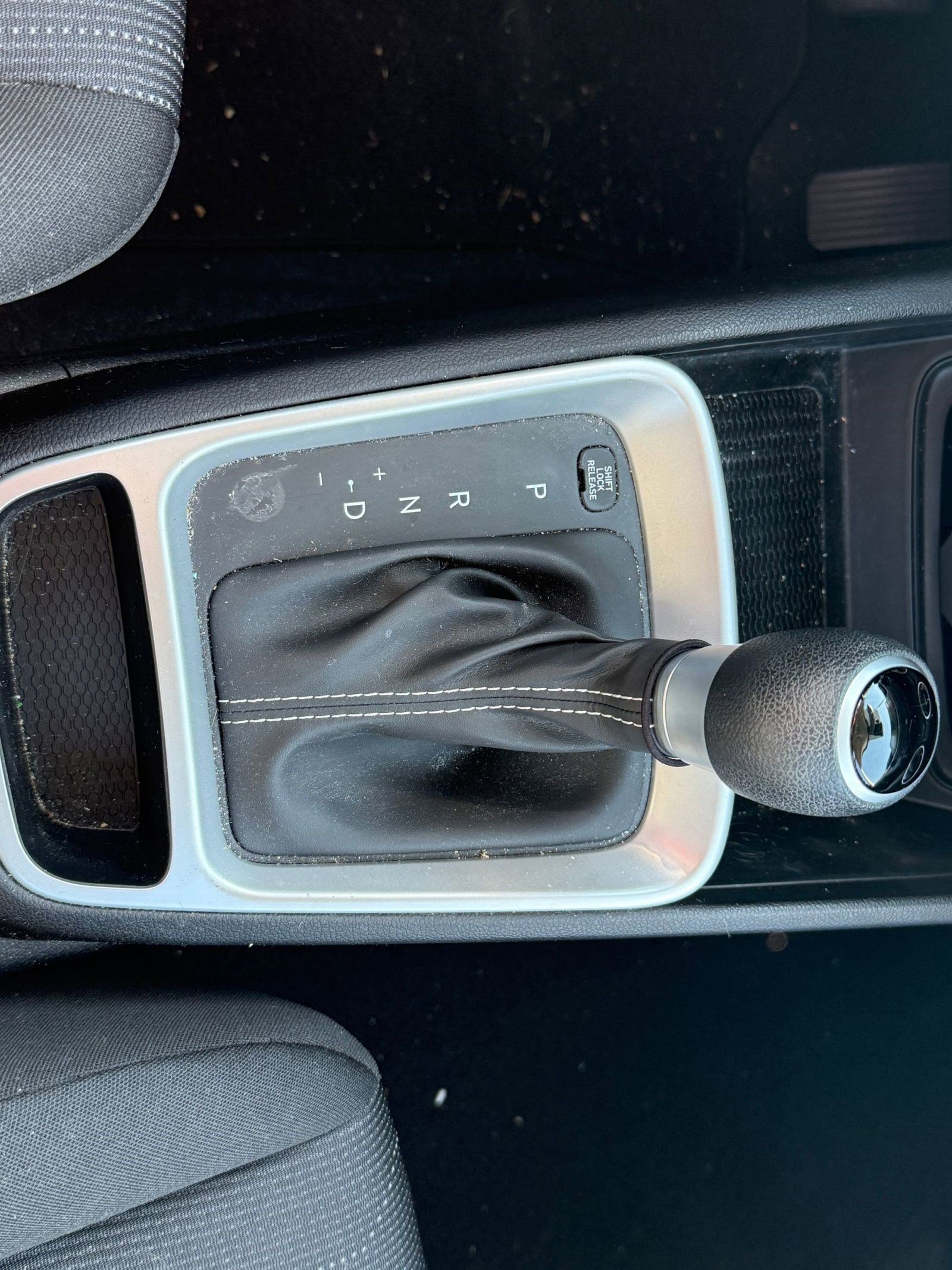 Used 2024 Hyundai Venue SE image 17