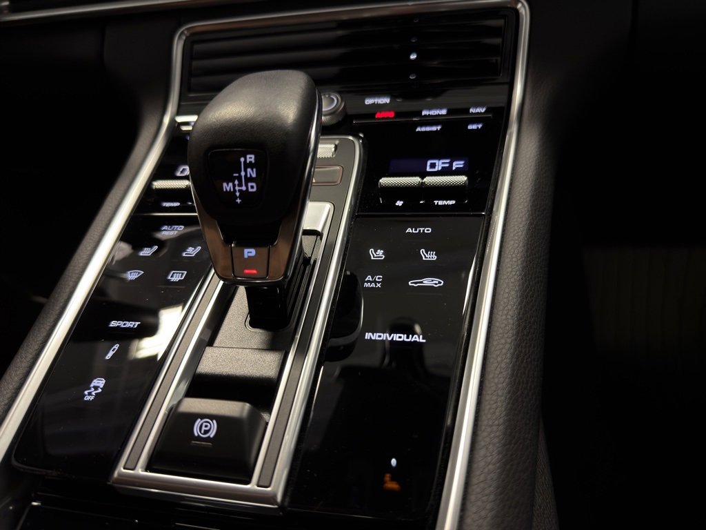 Certified 2023 Porsche Panamera 4 image 19