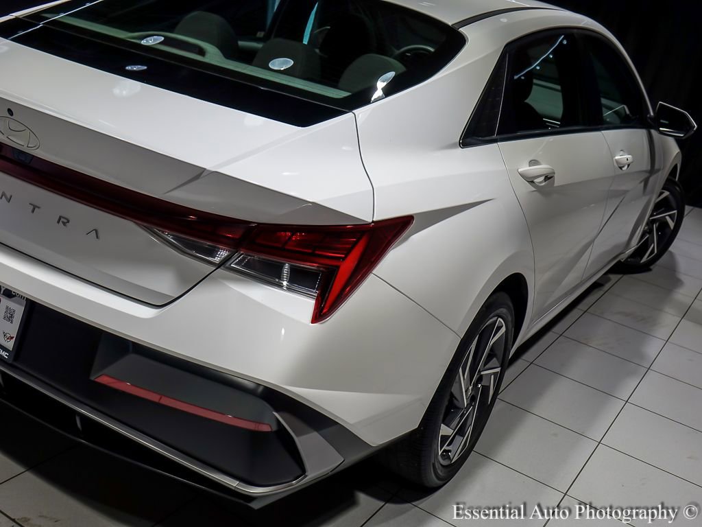 Used 2025 Hyundai Elantra SEL image 13