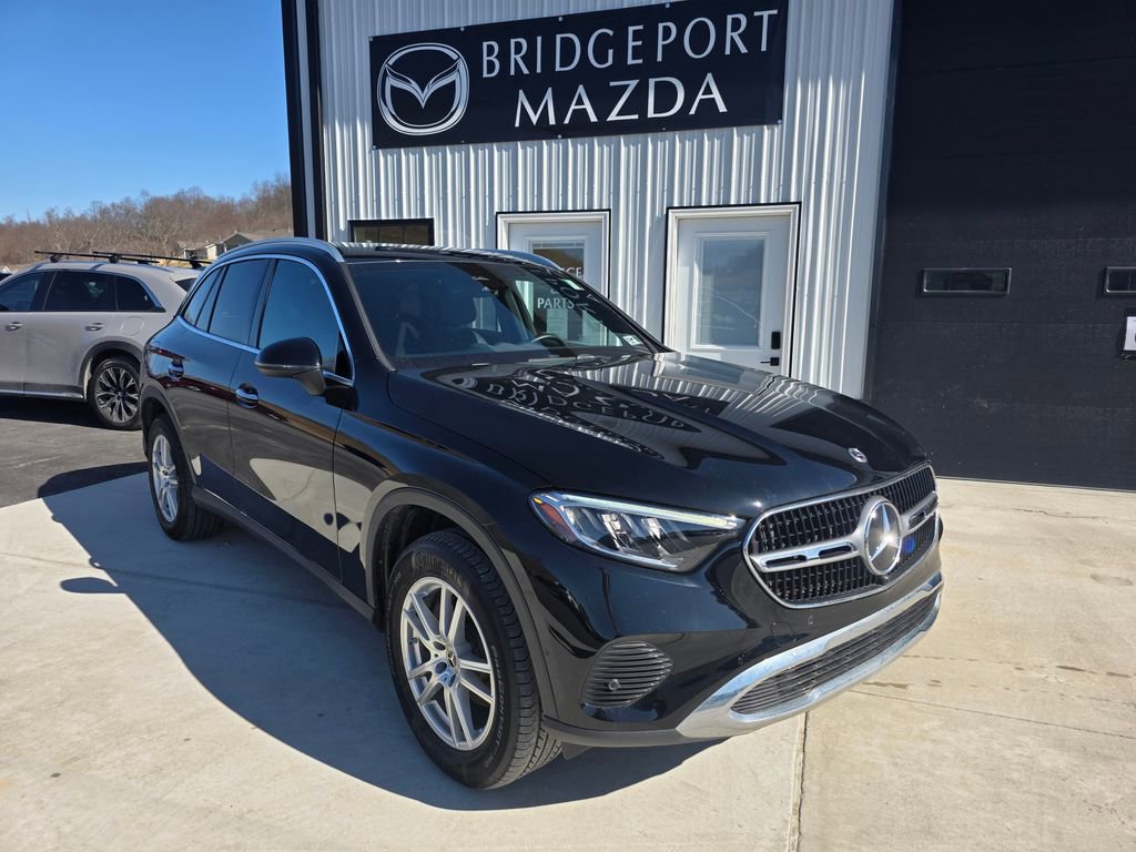 Used 2023 Mercedes-Benz GLC 300 4MATIC image 1
