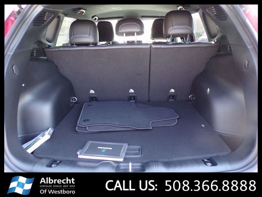 New 2023 Jeep Compass Latitude image 9