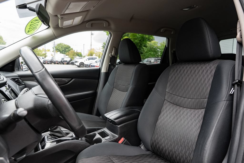 Used 2018 Nissan Rogue SV AWD/4WD image 20