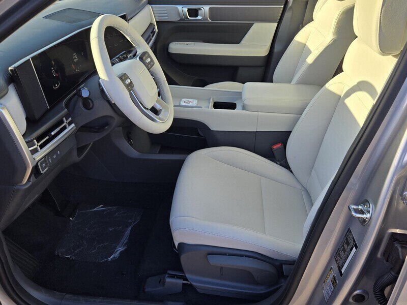 New 2026 Hyundai Santa Fe SE FWD image 5